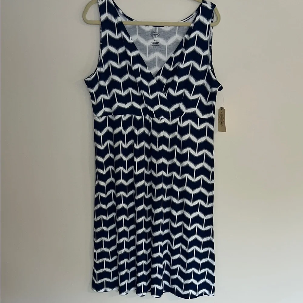 St. John's Bay Navy and White Chevron Dress - Picture 1 of 4